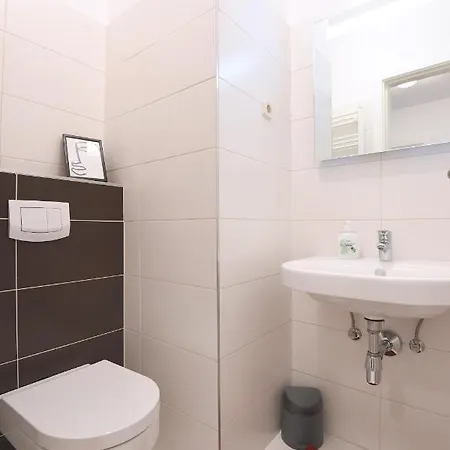 Apartment Lari *